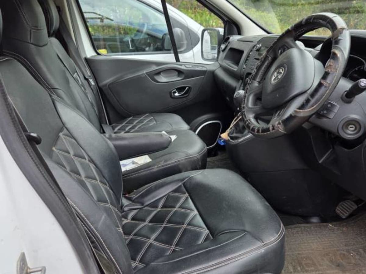 Vauxhall Vivaro Sportif 1.6 Long Wheel Base Diesel - Image 1