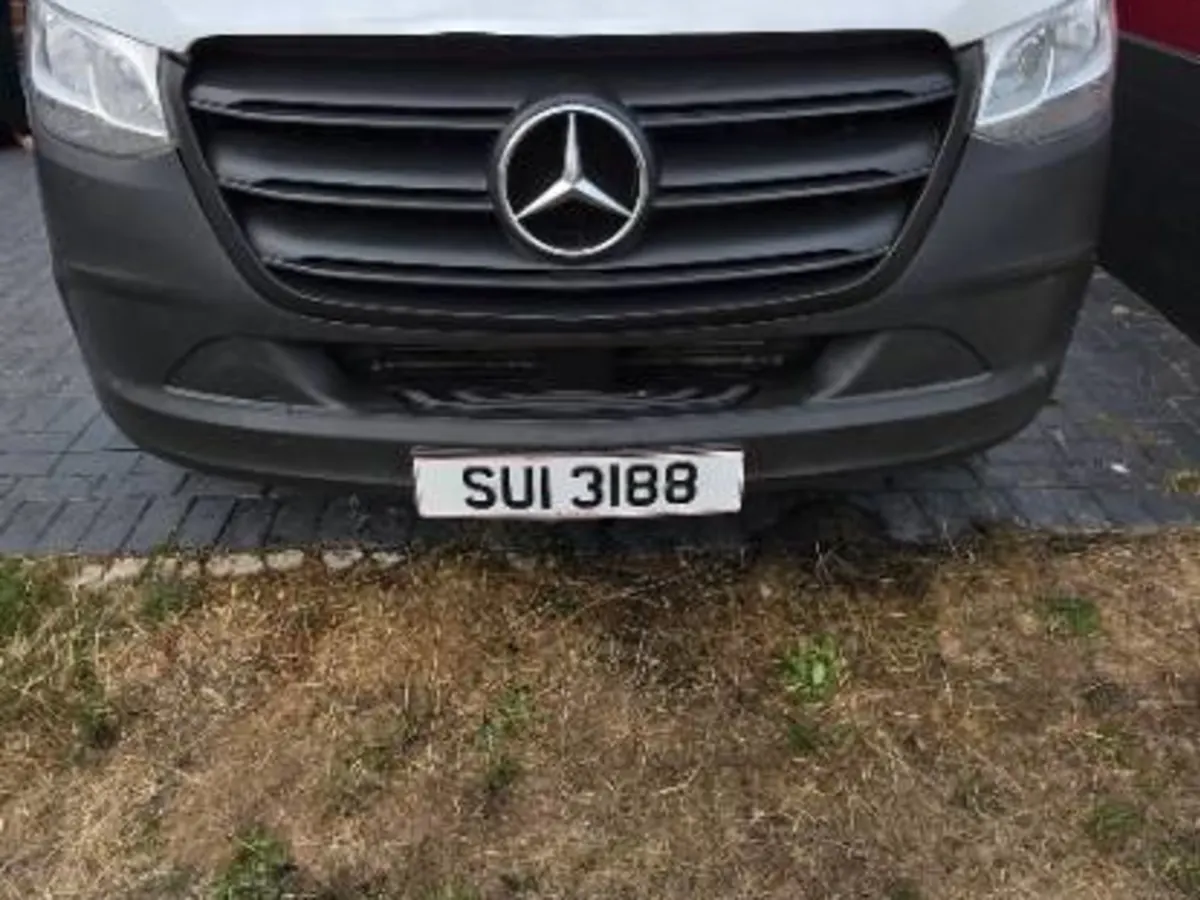 Mercedes sprinter 2.1 lwb cab chassis flatbed (recovery box body) - Image 1
