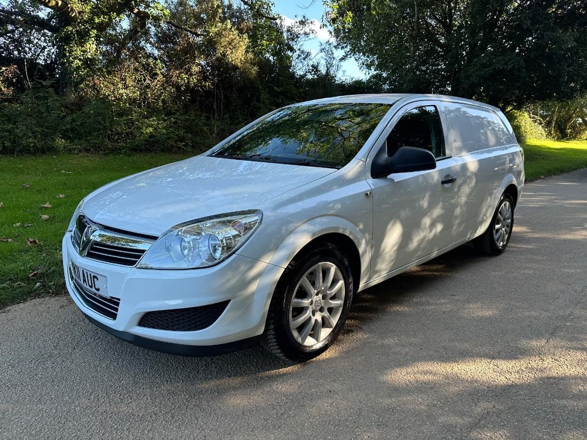 2011 (11) VAUXHALL ASTRA CLUB 1.3 CDTI 16V CAR DERIVED VAN - ONLY 67000 MILES! - Image 1