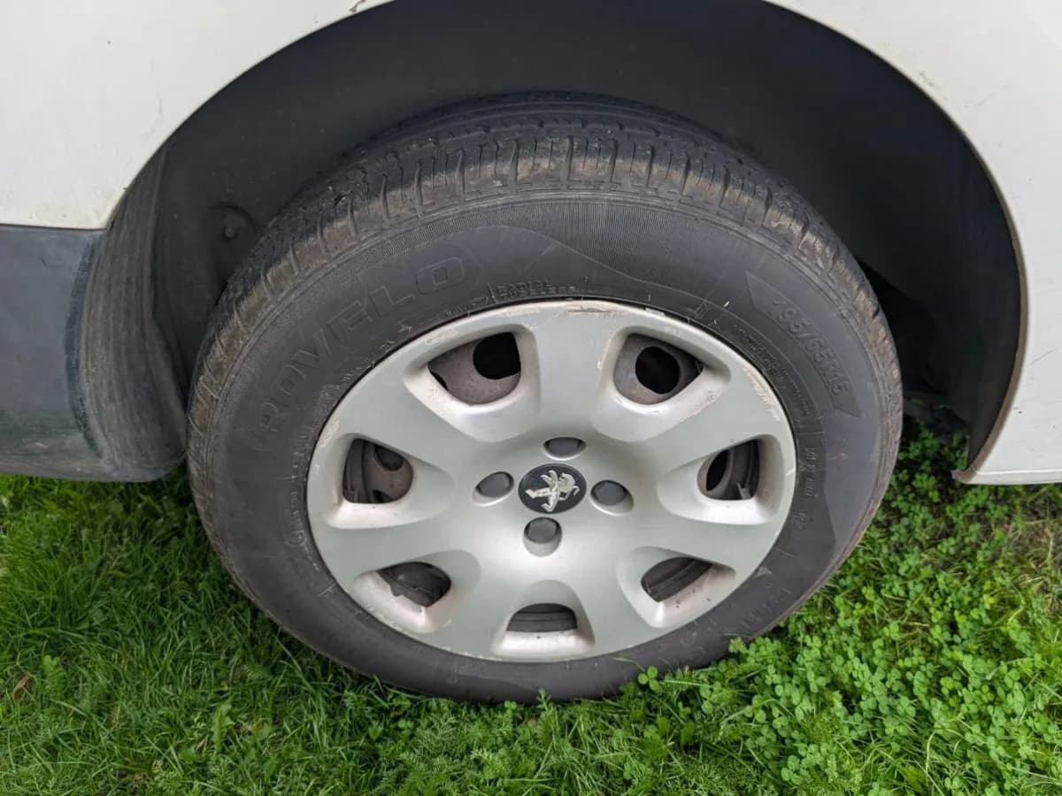 Peugeot Partner Professional 1.6 BlueHDi 854 Professional Panel Van 5dr Diesel Manual L1 (112 g/km, 97.64 bhp) - Image 1