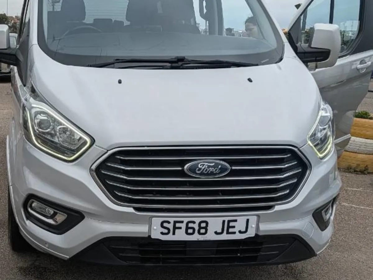 Ford transit custom crew cab 6 seater - Image 1