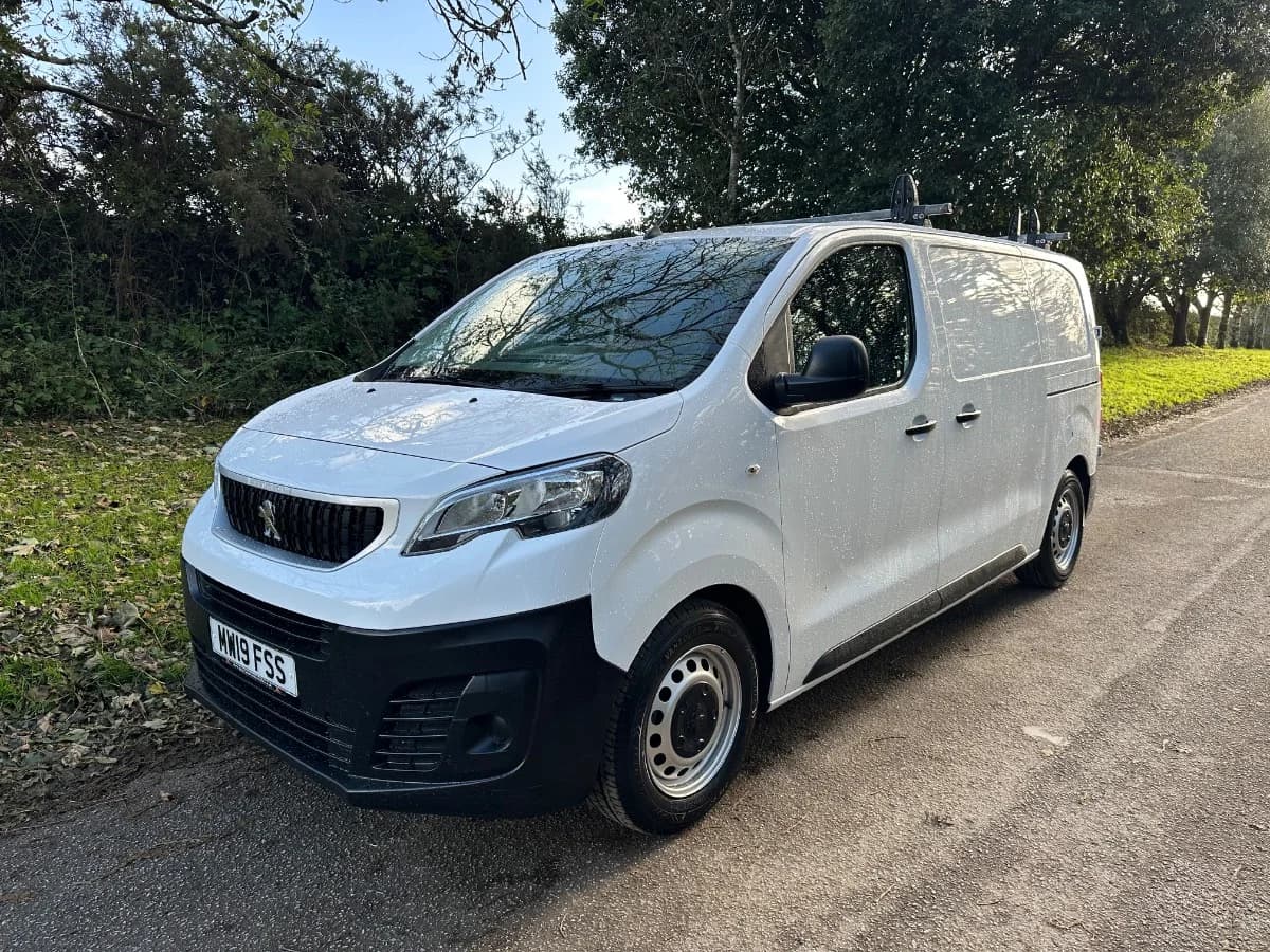 2019 (19) PEUGEOT EXPERT PROFESSIONAL STANDARD L2 1.6 BLUEHDI 95BHP MWB VAN - Image 1