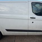 Low mileage Automatic - Thumbnail 3