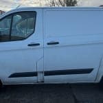 Low mileage Automatic - Thumbnail 4