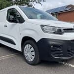 Finance Available/Clean Van Inside And Out/2 Keys. - Thumbnail 1