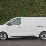2022 (72) Peugeot E - Expert 1200 Professional 75KW 134BHP Electric, Automatic, Standard MWB Panel Van - Thumbnail 4