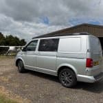 2.0 TDI T30 DSG FWD SWB Euro 6 (s/s) (150 ps) Fuel type: Diesel Engine size: 1968 cc Transmission: Automatic Date of first registration: 01-07-2018 Colour: Silver Poptop roof + Bed + Swivel seat. Vehicle registered: 01/07/2018 - Thumbnail 3