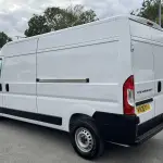 2025 Peugeot Boxer L3H2 435 professional - Thumbnail 2