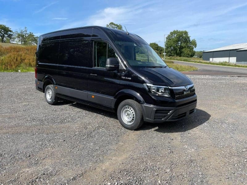 MAN TGE 3140D LION XC MEDIUM WHEELBASE HIGH ROOF