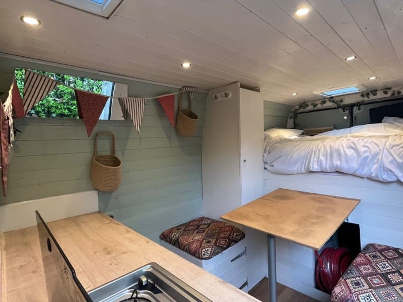 Peugeot Boxer Off grid Stealth Campervan