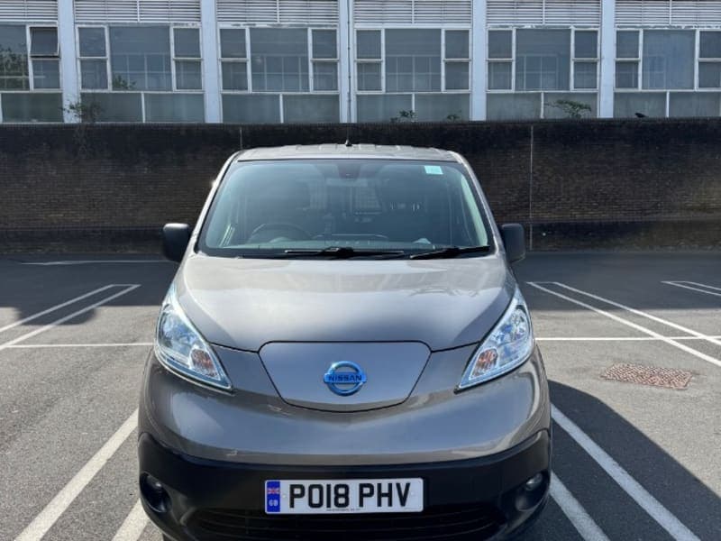 NISSAN e-NV200