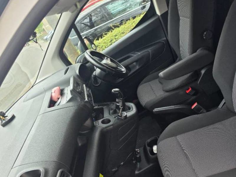 Vauxhall combo L2 size