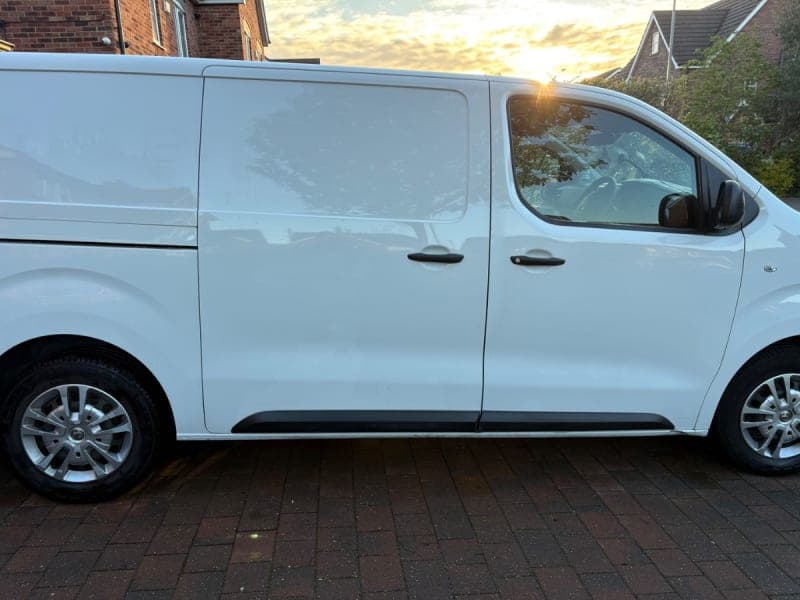 Great van brand new clutch, front brakes, battery and service full mot