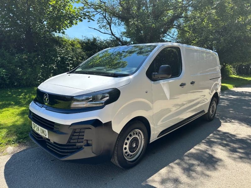 2024 (24) VAUXHALL VIVARO F2900 L1 1.5 TURBO D 120BHP SWB VAN - ONLY 49000 MILES!