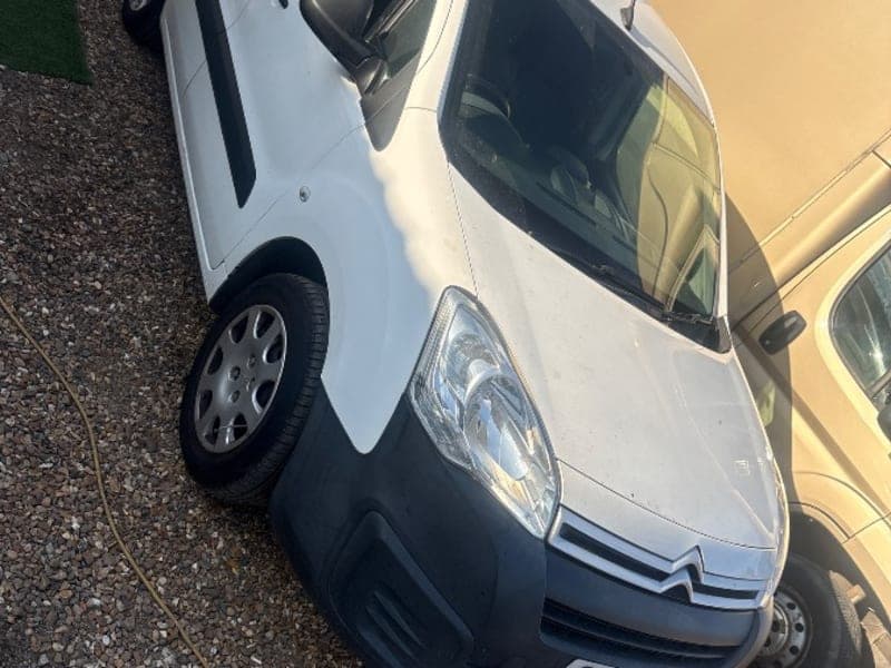 Selling my Citroen berlingo van done 199000 no Knox or bang the van drives 100 percent first to see will buy extras the van has cruise control skid control parking sensors Apple CarPlay electric mirrors electric windows air-conditioning and much more lots of service history