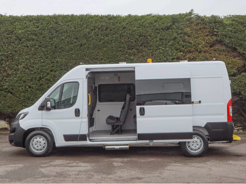 2023 (23) Peugeot Boxer 335 Professional 2.2HDI, 140bhp, L3 H2 LWB 9 Seat Crew Van