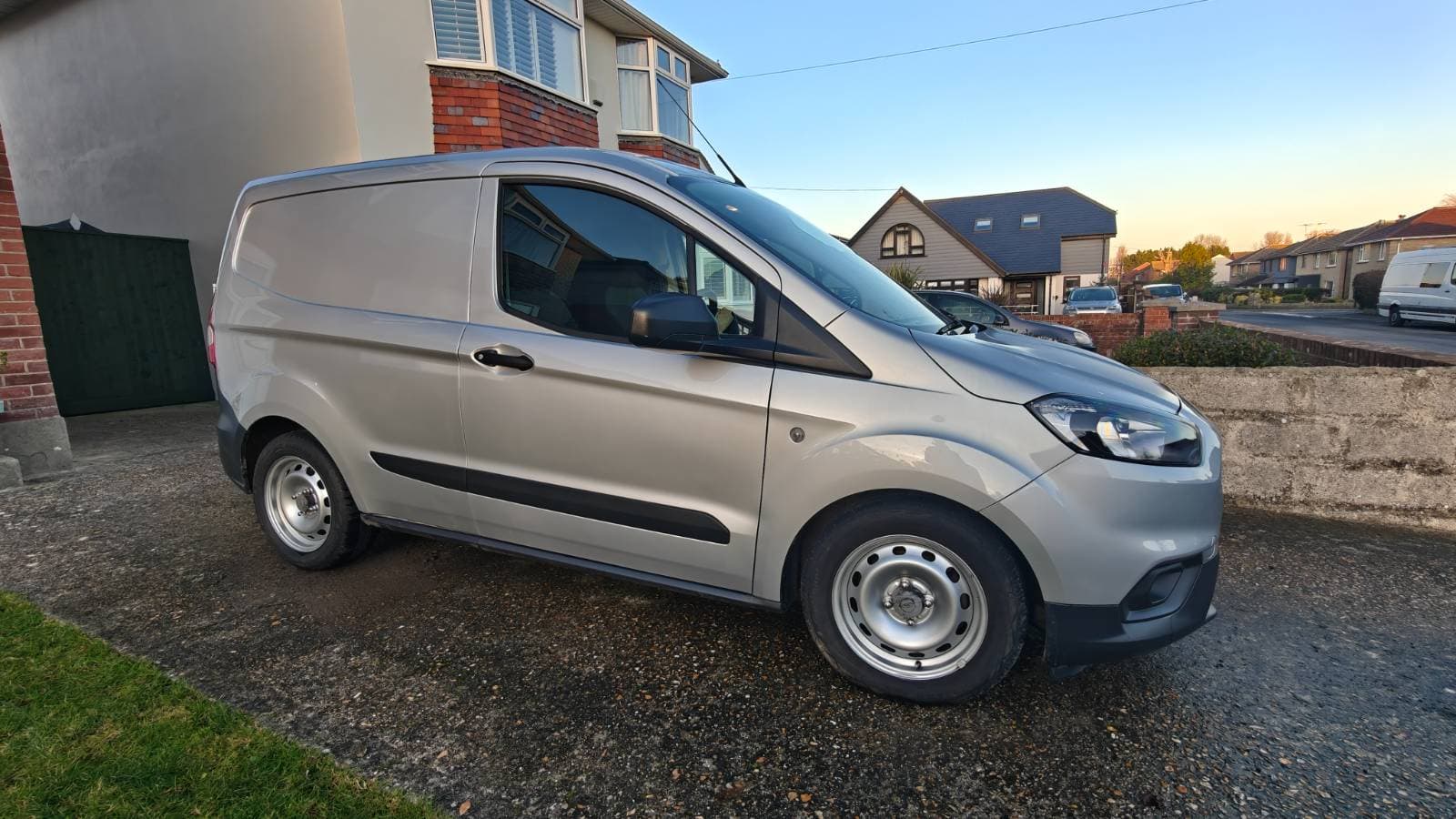 Ford transit tourneo courier base
