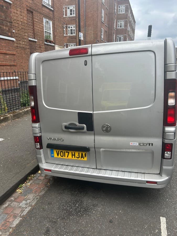 Vauxhall vivaro sportif van with dead locks and security.