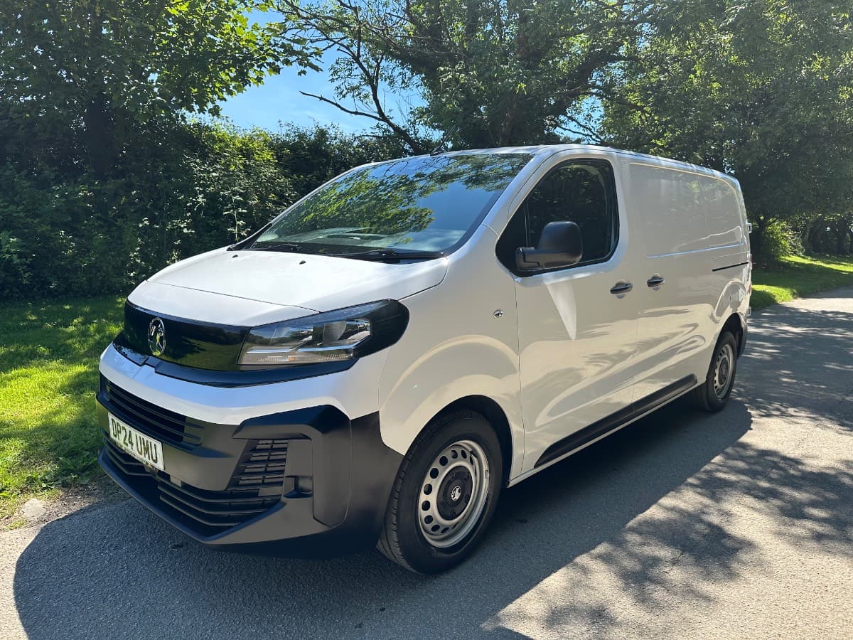 2024 (24) VAUXHALL VIVARO F2900 L1 1.5 TURBO D 120BHP SWB VAN - ONLY 49000 MILES!