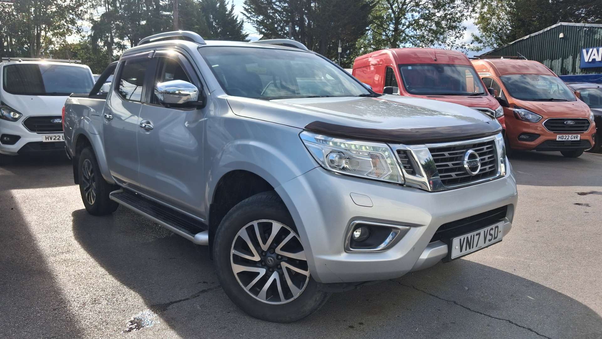 Nissan Navara 2.3 dCi Tekna Pickup Double Cab 4dr Diesel Manual 4WD Euro 6 (s/s) (190 ps)