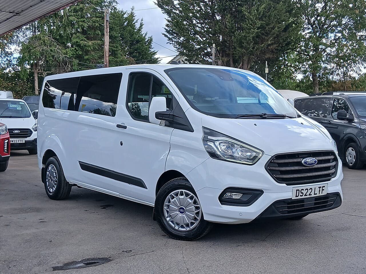 Ford Custom 300 CREW VAN Trend