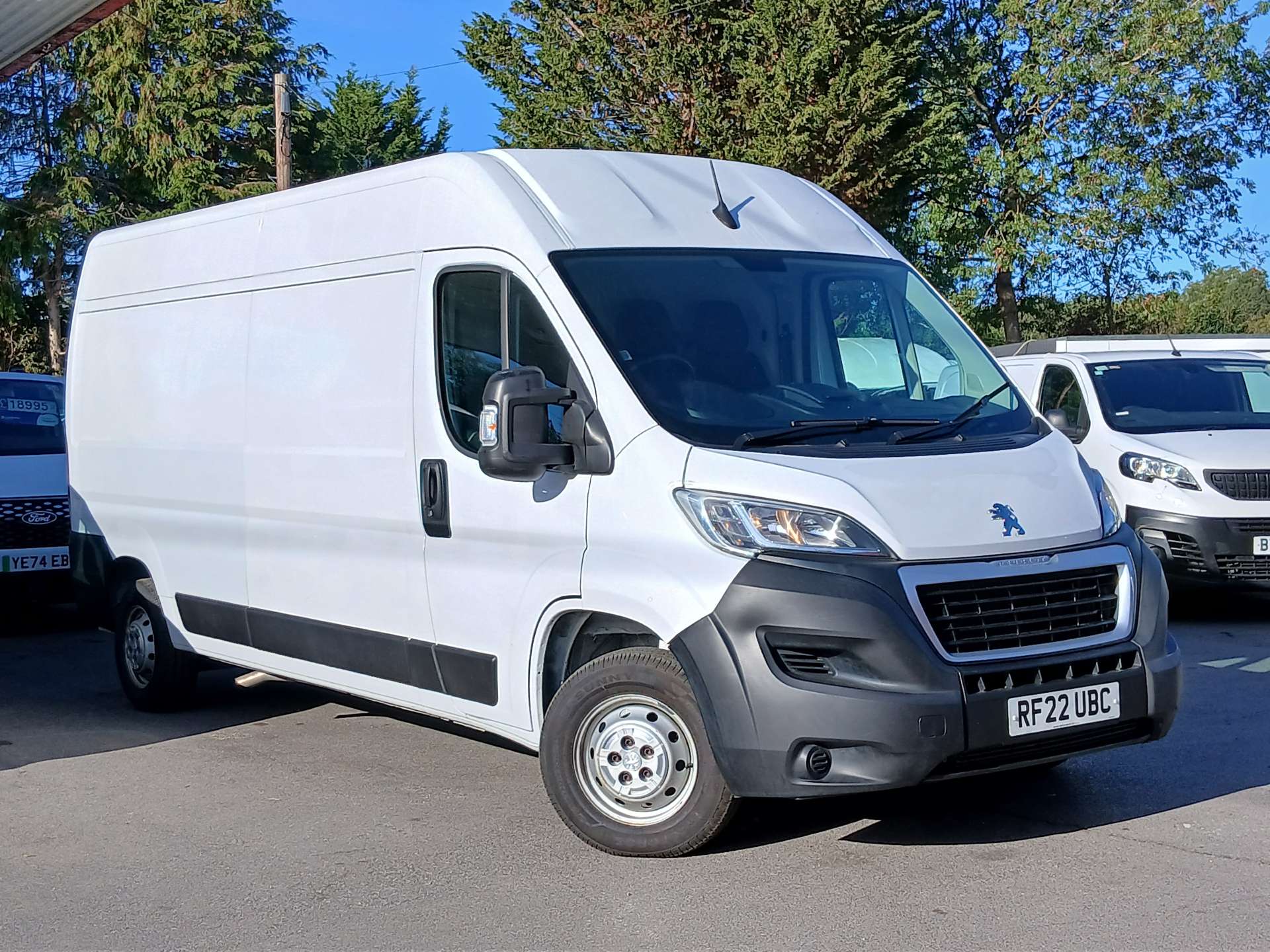 Peugeot Boxer 2.2 BlueHDi 335 Professional Panel Van 5dr Diesel Manual L3 H2 Euro 6 (s/s) (140 ps)