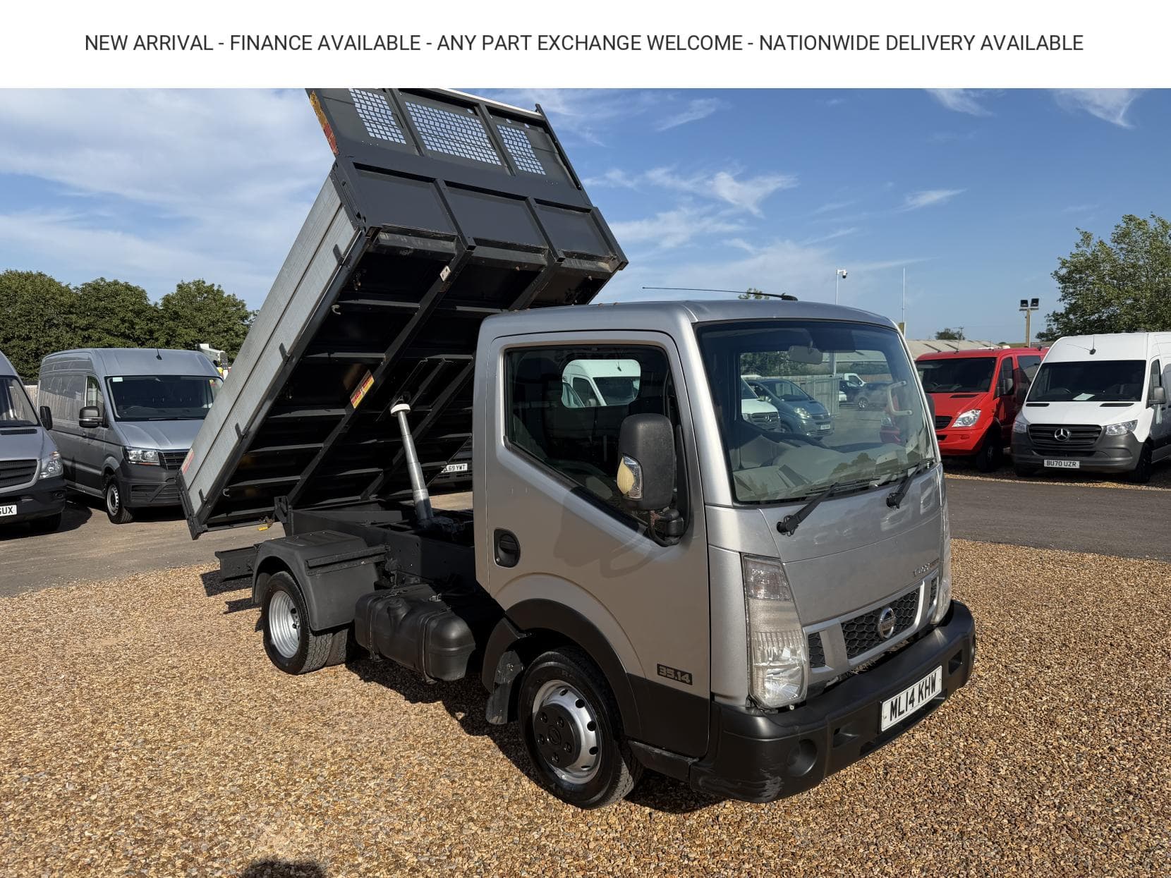 2014 Nissan NT400 Cabstar 2.5 dCi 35.14 Tipper 2dr Diesel Manual L1 H1 (238 g/km, 136 bhp)