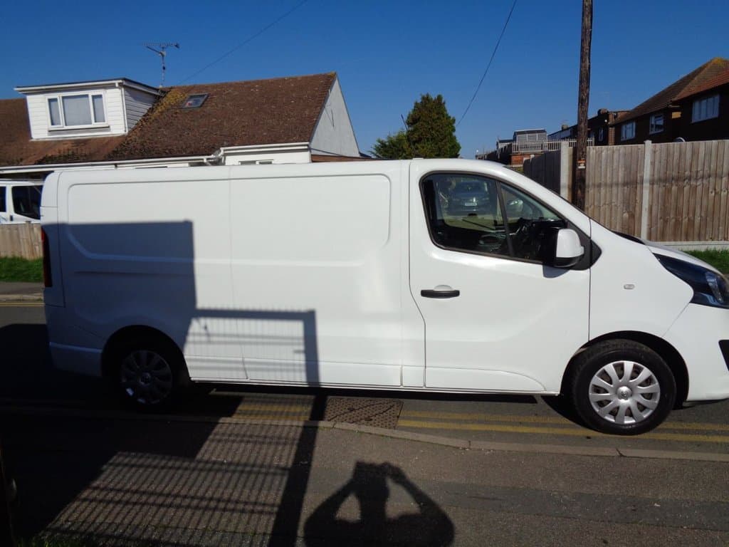 Vauxhall Vivaro 1.5 Turbo D – No VAT | Full Service History | Air Con | 2 Keys - Thumbnail 4