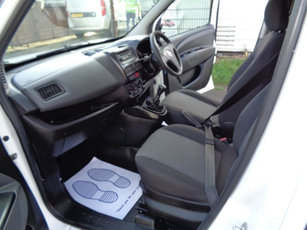 Fiat Doblo Cargo 1.3 MultiJet – No VAT | New Timing Chain & Clutch | 1 Year MOT - Thumbnail 4