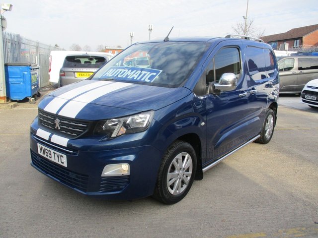 2020 Peugeot Partner – Crew Cab, Automatic, Tail Lift, Sat Nav | Stockport
