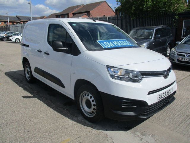 2023 Toyota Proace – Crew Cab, LWB, High Roof, Roof Rack | Stockport